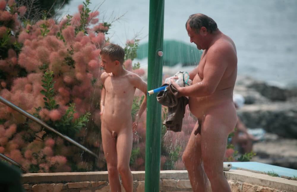 Naturist Shower Profiles pics - Nudists strive for tolerance and respect for others