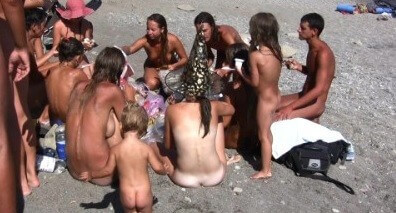 The vast oceanfront 1 Full HD video - The practice of nudism helps to overcome stereotypes and insecurities