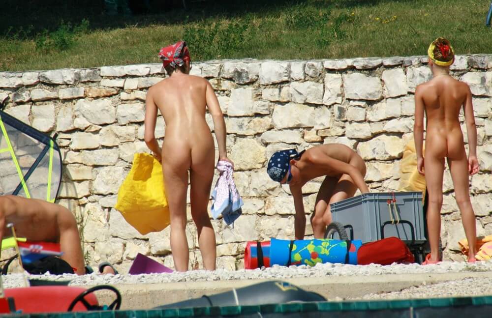 Sporty and Athletic Sands gallery - Nudity is part of natural existence