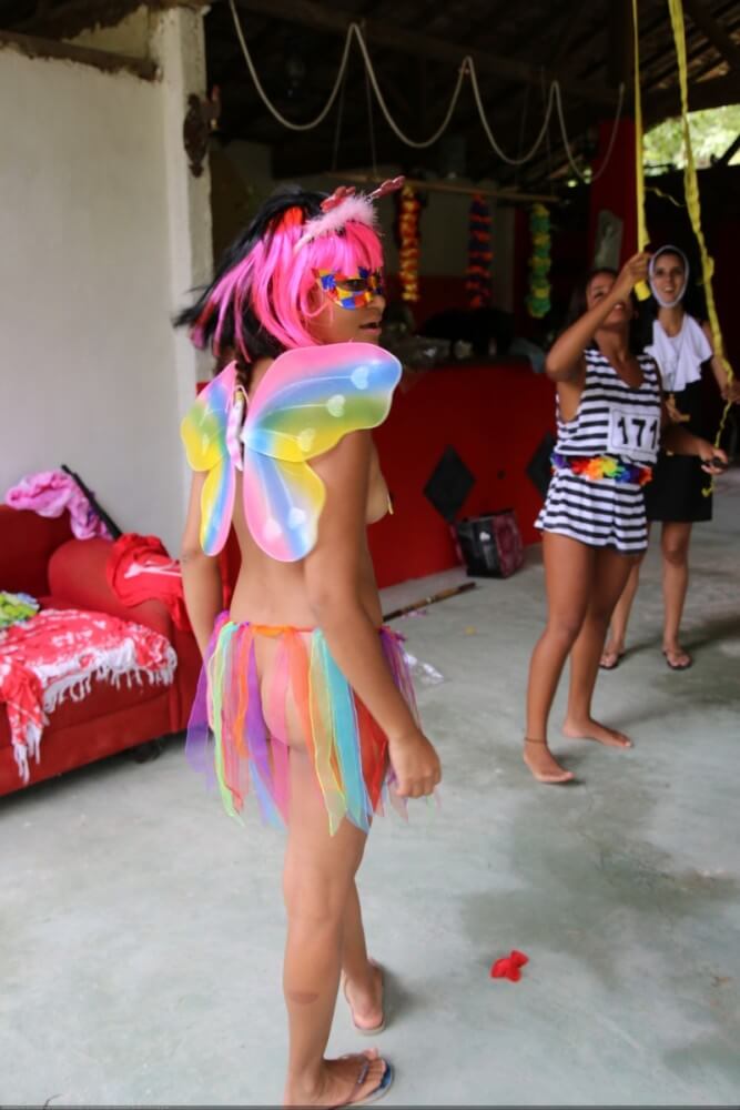 Tropical carnival photo gallery - Physical freedom is important to many nudists