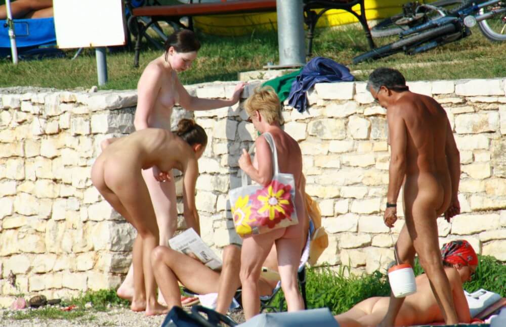 Nude Duet Girls Rail Climb Photo Set - Radical nudism materials