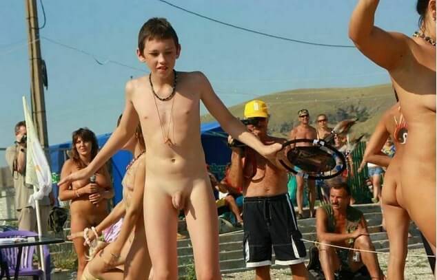 Nudists in Crimea photos - Types of recreation in nudist destinations