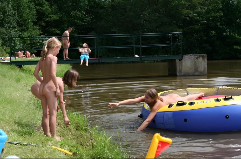Naked Body gallery - The benefits of naturist vacations