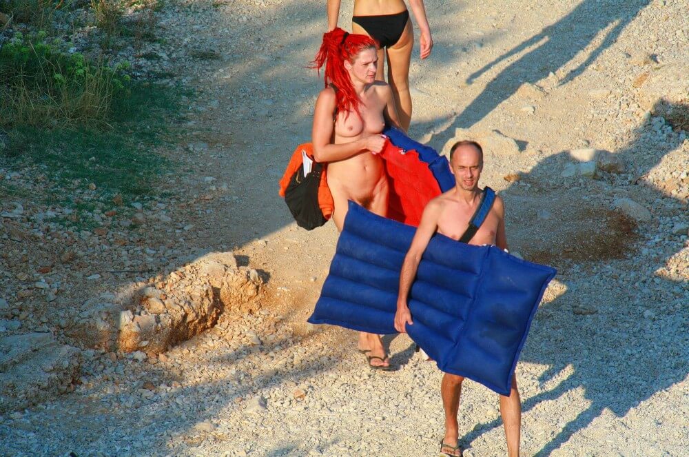Ula FKK Red Hairstyle Girl pics - Nature provides inspiration and energy for the practice of naturism and nudism