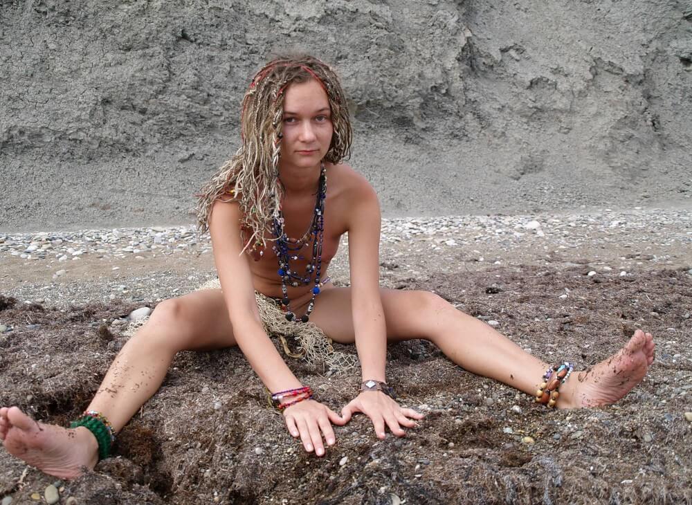 Naturists Rocky Stream Pixie Girls photos - Values trust and friendliness among naked people