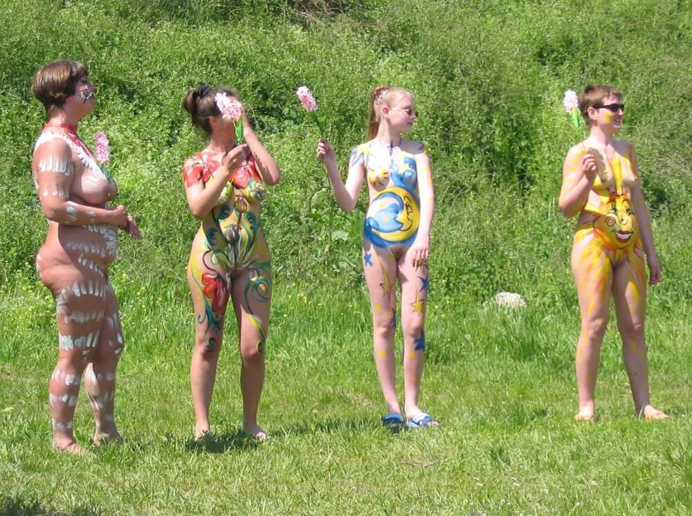 Family String-Apple Game Pics - Nudity helps one appreciate the present moment