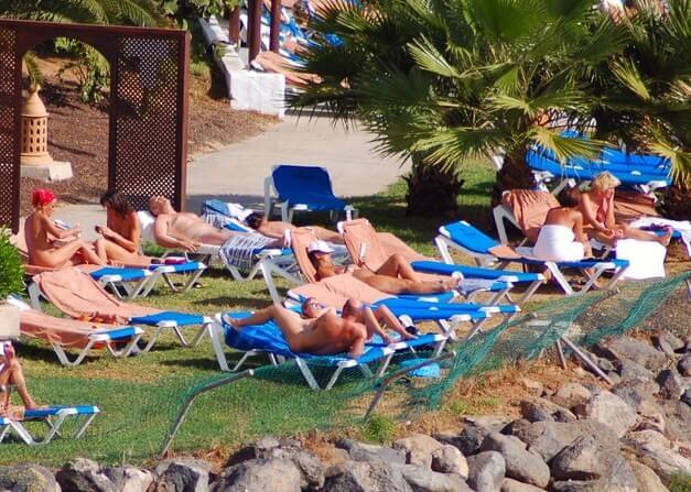 Enature - Les textiles - Nudism teaches respect for the body and nature