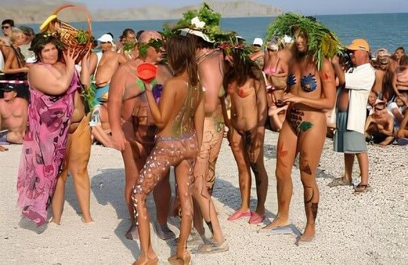 Premium Content # 34 - Nature provides inspiration and energy for the lives of naturists