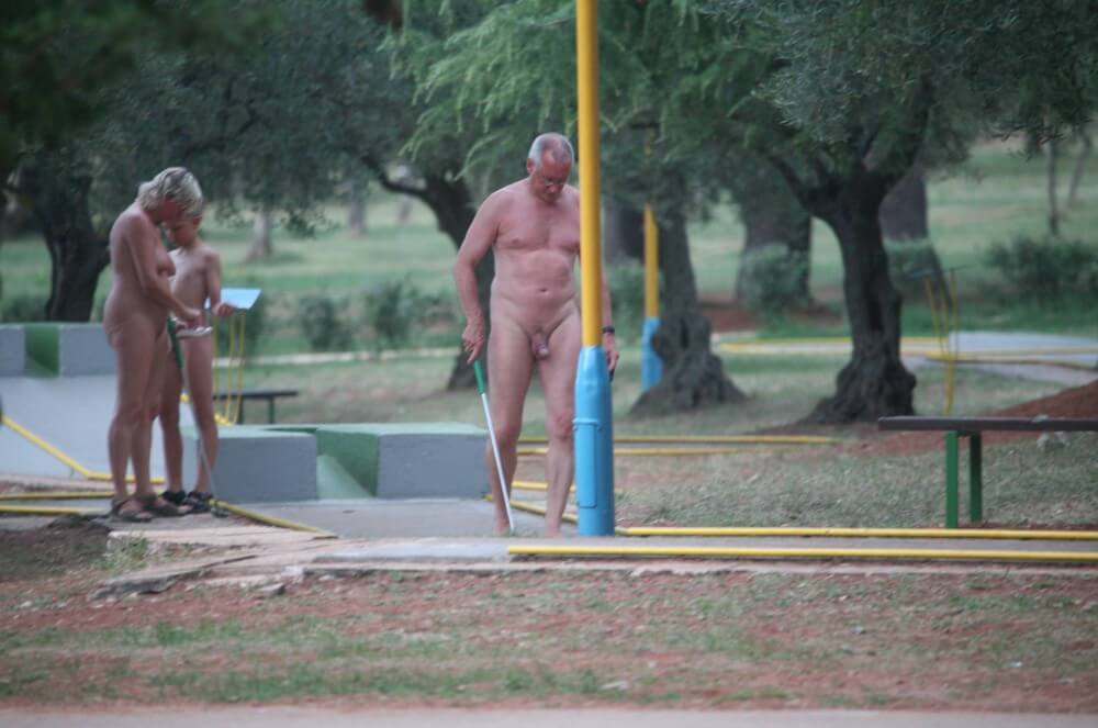 Mini-Golf Nude Participants pics - Human nature in its original form
