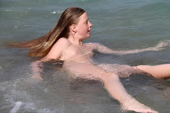 Turqoise Water Splash pics - The practice of naturism is a path to inner harmony and peace