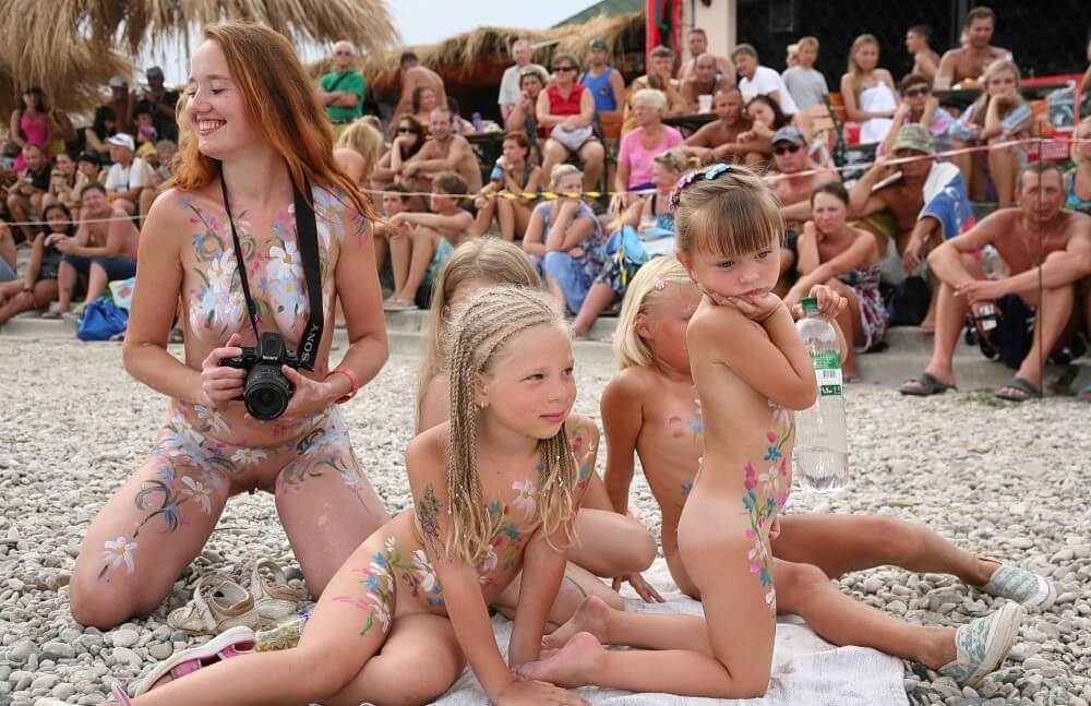 Warm Sand Relaxation photos - Nudism fosters trust if you are sincere