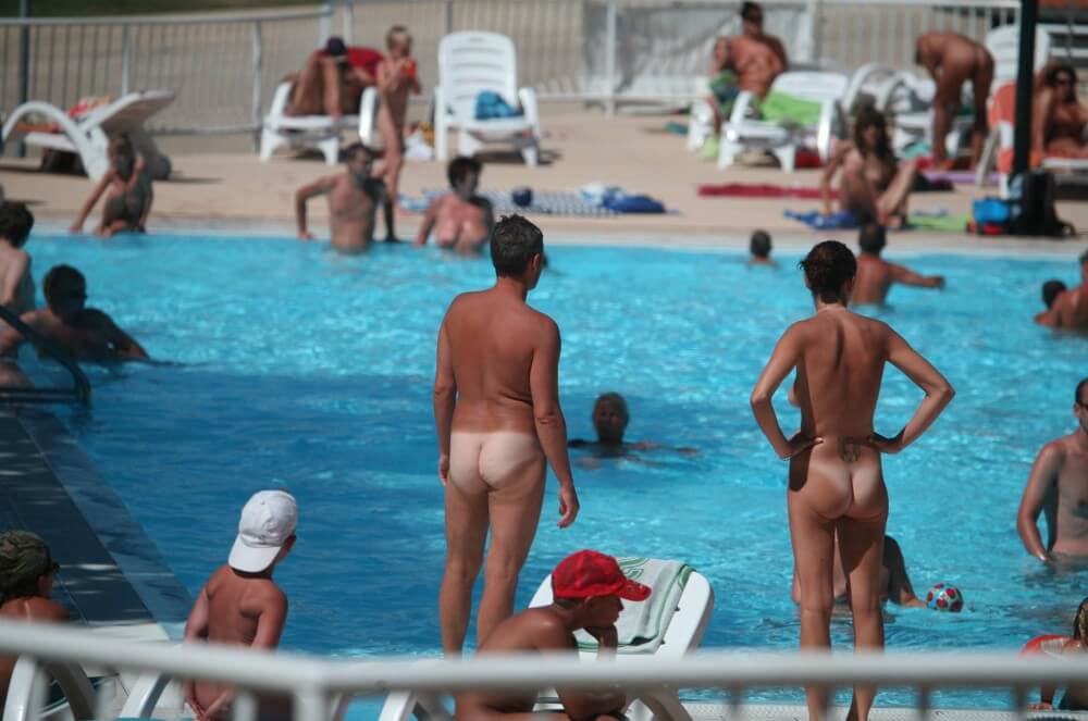 Pool-Shore Group Exercise - Nudist festivals are beautiful