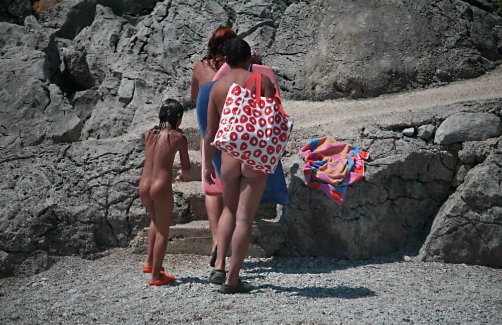 Calling To Go Home pics - The naked body is an expression of beauty