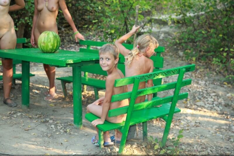 Naturists green picnic photos - Freedom of choice allows one to be oneself and to be a naturist