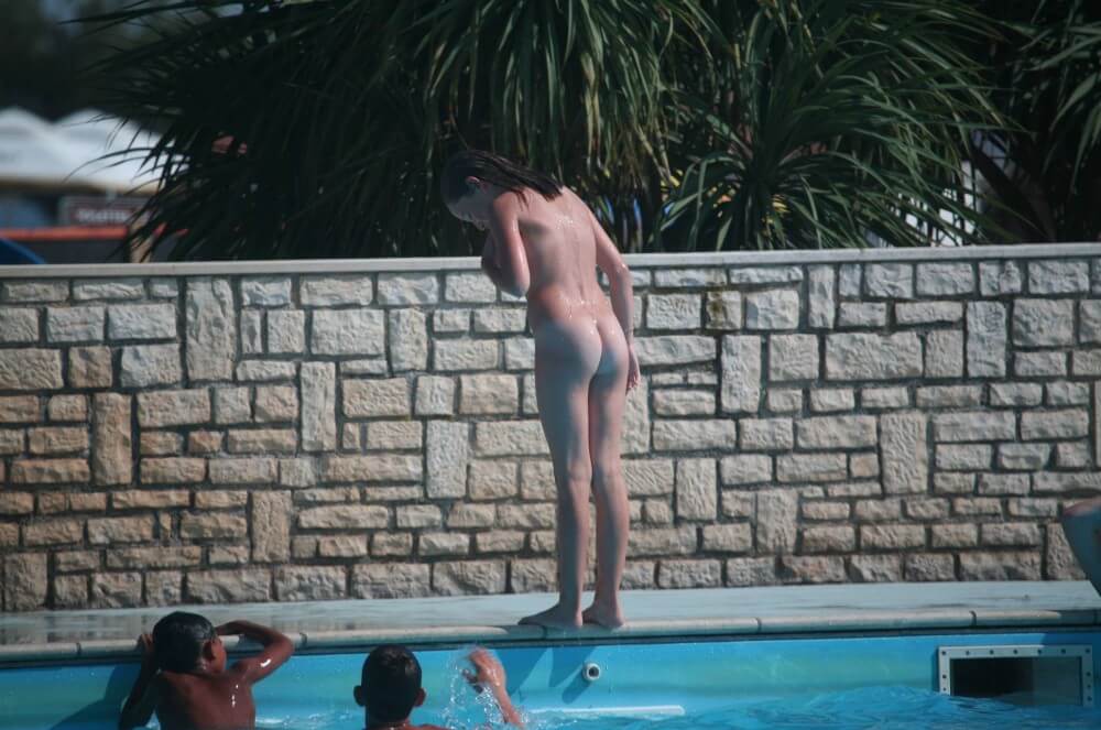Naturist Pool-Side Singles pics - Nature provides the energy and strength for life, and well simply be naked