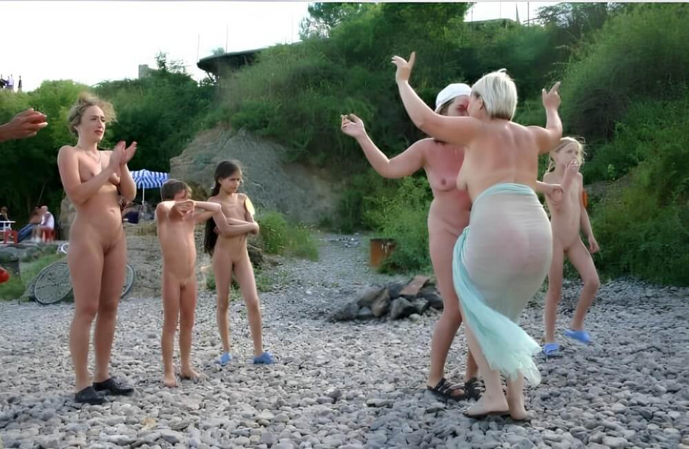 Dances on a beach pics - Naturism and nudism help you overcome your fears