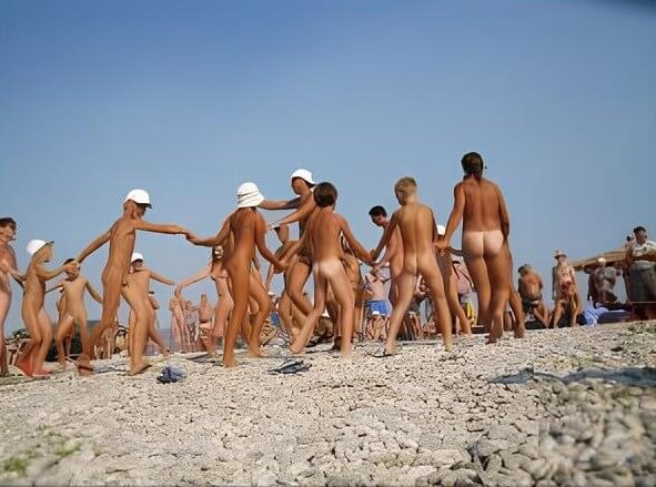 Premium Content # 37 - Naturalness and freedom are the core principles of naturism and nudism