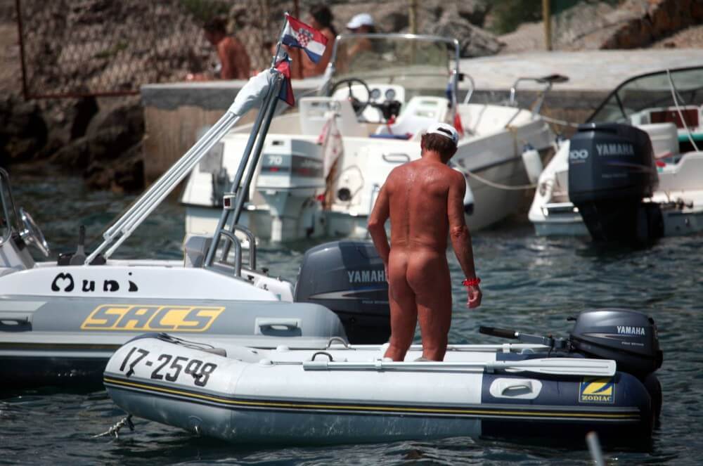 Boating and Floater Waters pics - Pure naturism teaches us to accept ourselves and others without judgment or criticism
