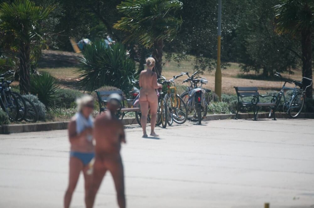 FKK Resort Assortment pics - Ethical principles and rules of conduct in nudist communities