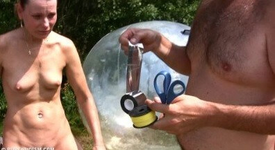 Daytime family picnic # 1 - Naturists value tranquility and peace