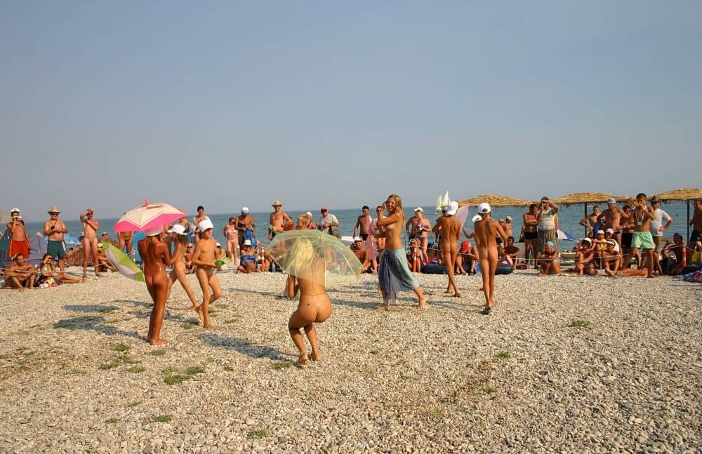 Ribbon and Umbrella Dance pics - Naturism as a lifestyle
