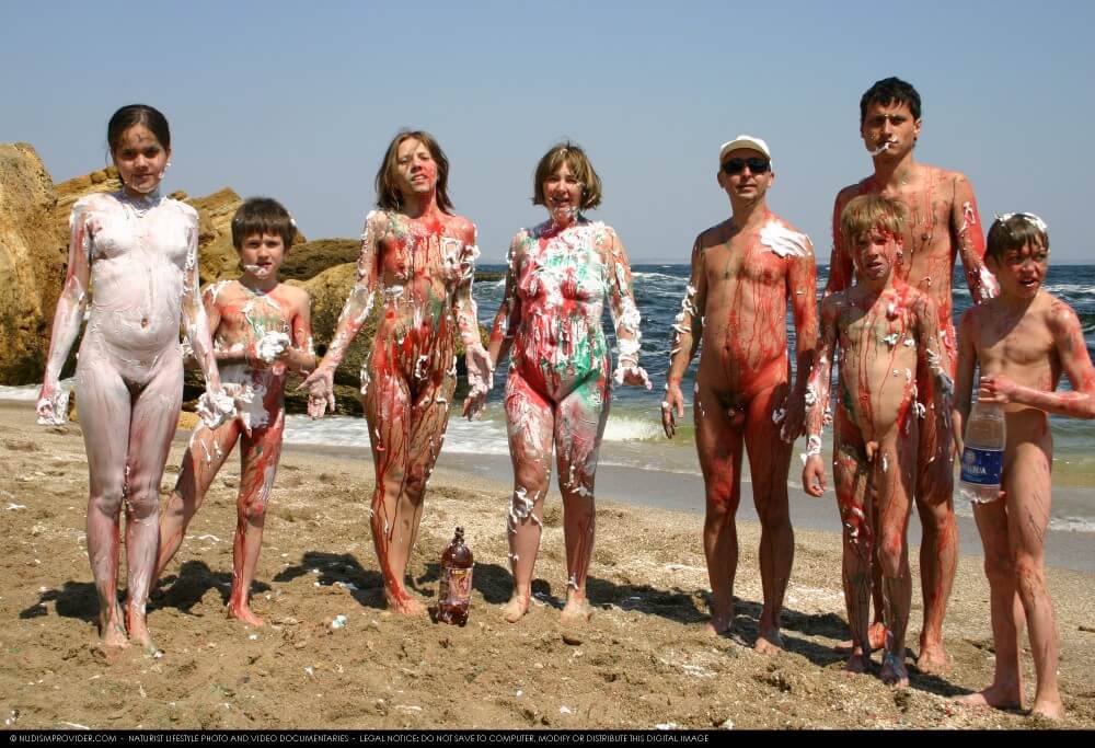 Naturism photo gallery # 58 - Nudity is perceived as a natural way of life
