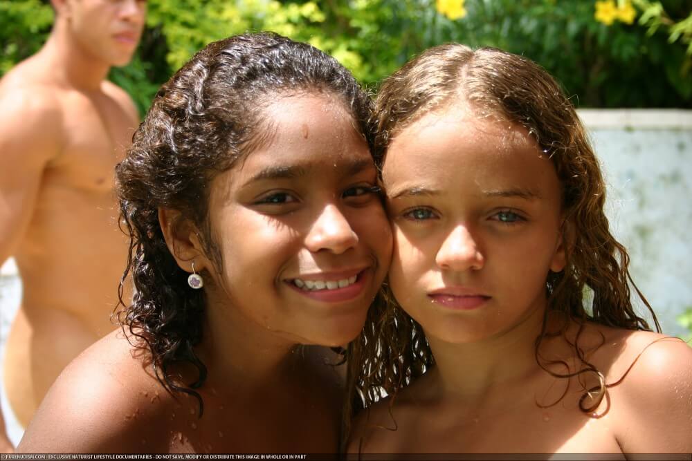 Tropical Naturism gallery - Nudism improves health and boosts self-esteem
