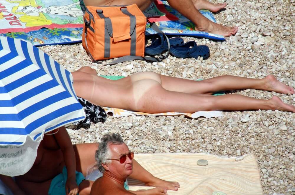 Naturists Beach Relaxation pics - Im also interested in naturism, but I have no experience yet