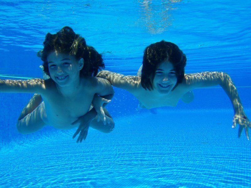 Nudism Shoot Observation photos - Naturism implies a life free of unnecessary problems