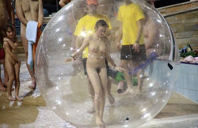Holiday in the pool photos - Living in harmony and tranquility is the goal of naturists