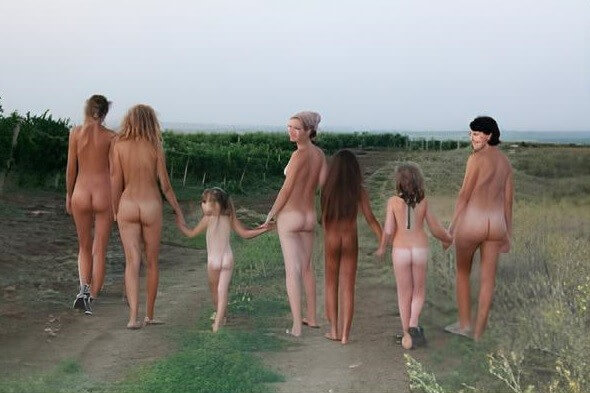 The Vineyard Tour photos - The practice of nudity within a community