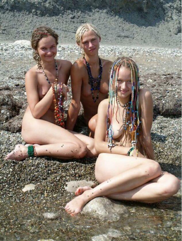 Naturism photo gallery # 49 - Freedom and naturalness are important to naturists