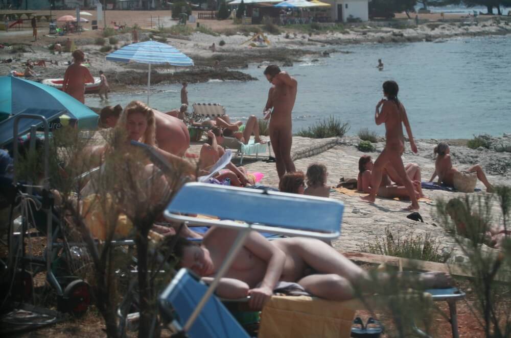 Nuda Beach Wide Outlook pics - Naturism encourages sincerity and honesty regarding the body