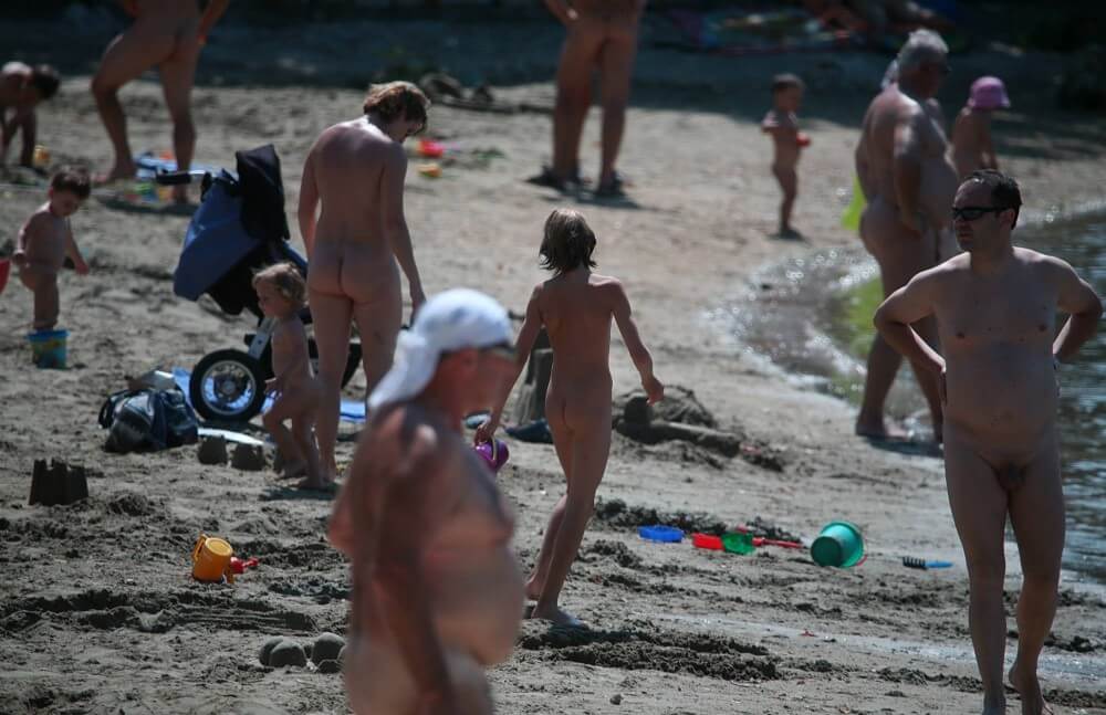Jr Coastal Beach Paradise pics - She went out completely naked