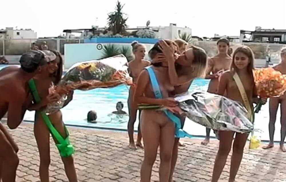 Nudist girls beauty contest video France - Sunat Natplus HD - Being naked fosters trust