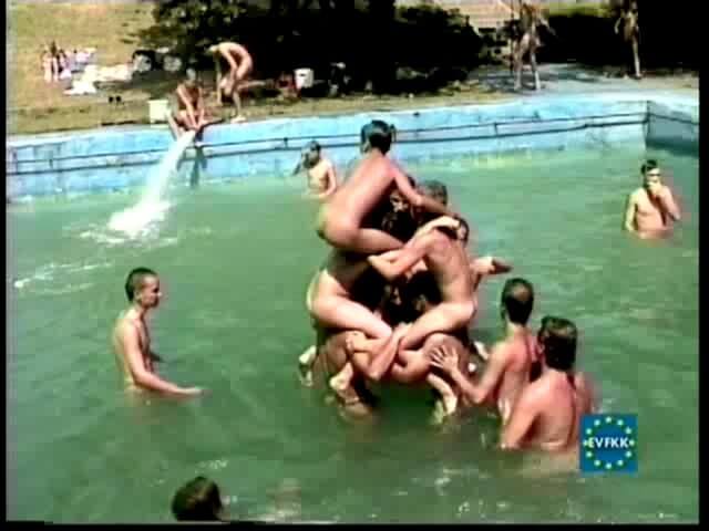 Helios Natura: Athletes of the Sun Eurovid - People who participate in nude recreation seek psychological comfort
